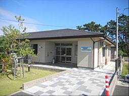 晴れた日のエントランス風景