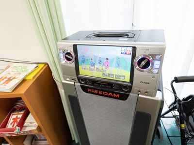 カラオケ機器と雑誌