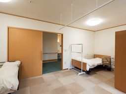 落ち着いた感じの居室