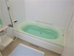 清潔な浴室の一角