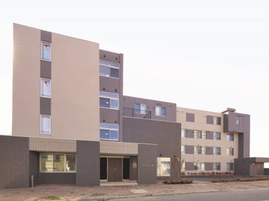 モダンな建物の外観