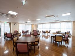 広々とした食堂の様子