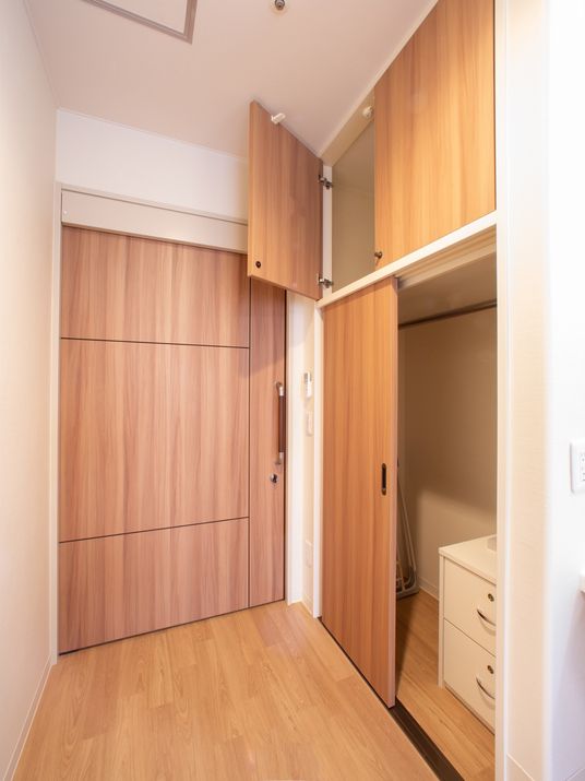 洋室の収納スペース