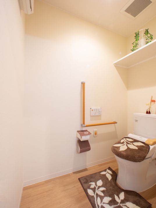 手すり付きトイレ