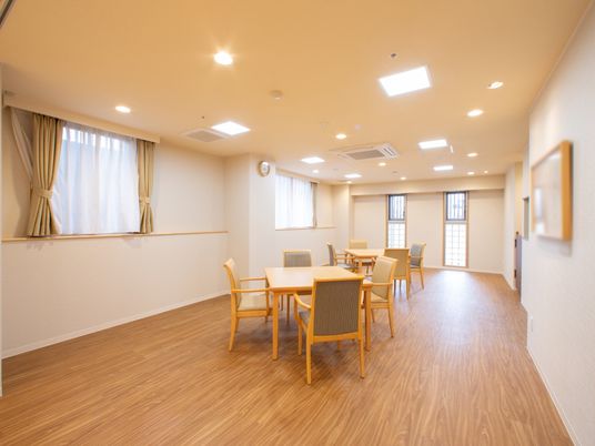 明るい空間のダイニングルーム