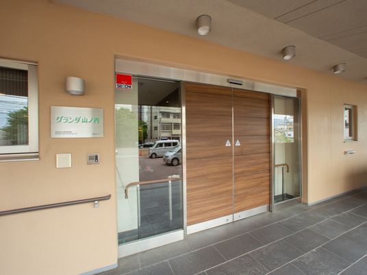 エントランスの自動扉