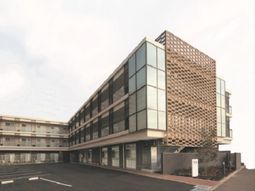 モダンな建物の外観