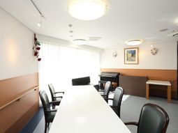 明るいダイニングルーム