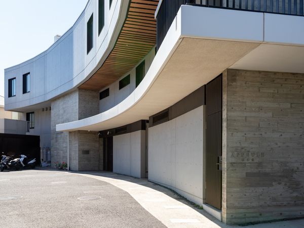 モダンな建物外観