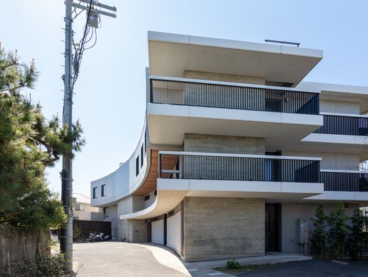 開放感ある建物外観  