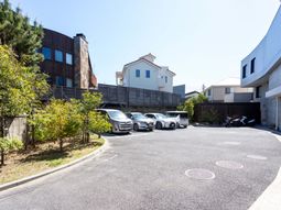 駐車場の外観