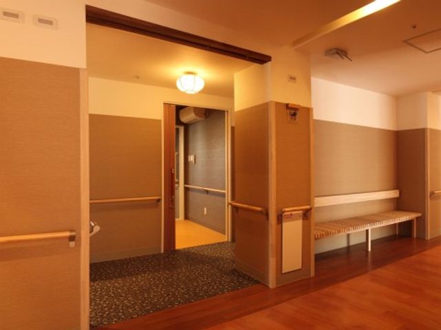 暖かみのある廊下