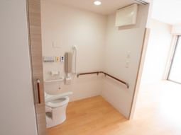 バリアフリーのトイレ設備