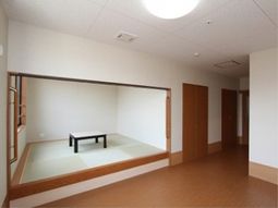 畳と床のある居室