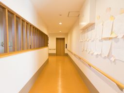 清潔な廊下の光景