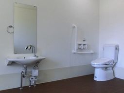 バリアフリーのトイレ設備