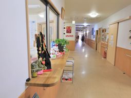 廊下の明るい雰囲気