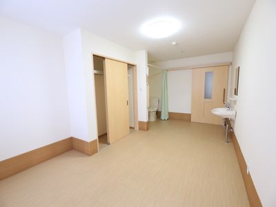 清潔なトイレ付き居室