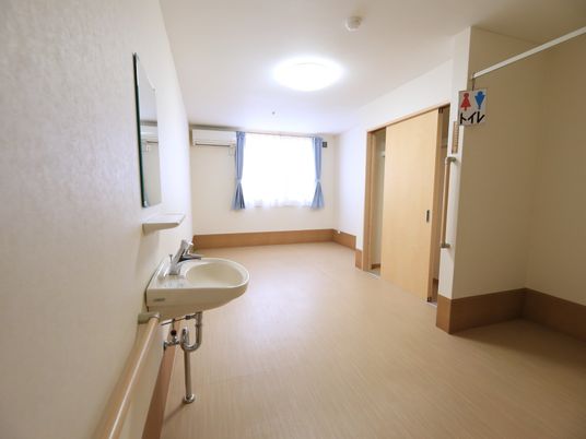 手洗い付き廊下の風景