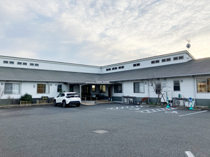 建物正面の外観  