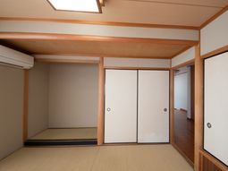 清潔な和室の居室空間