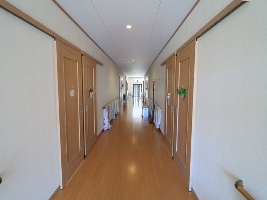 廊下の清潔なイメージ