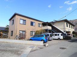 明るい外観の建物