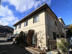 施設の落ち着いた外観