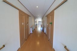 清潔感ある廊下の様子