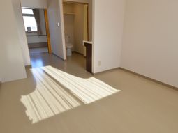 明るい居室トイレ付き
