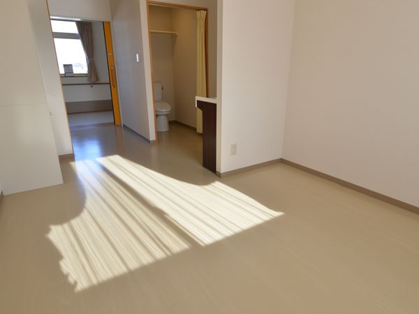 明るい居室トイレ付き