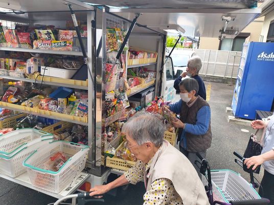 多目的室でのフラダンス