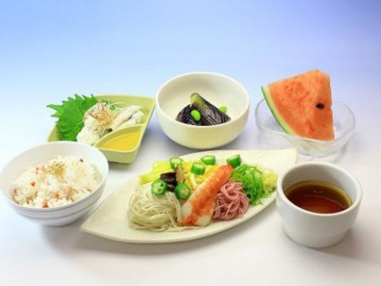 栄養バランスの食事セット