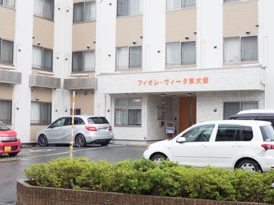 外観の建物エントランス