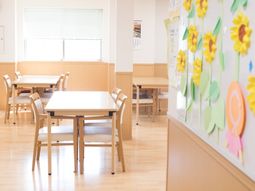 明るい食堂の一角