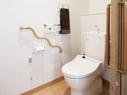 手すり付きトイレの様子