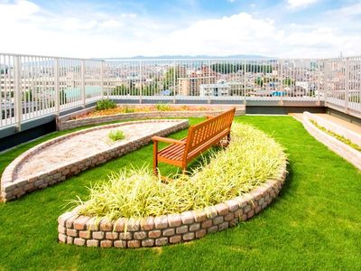 緑豊かな屋上庭園