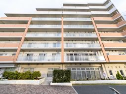 多階層の快適施設外観