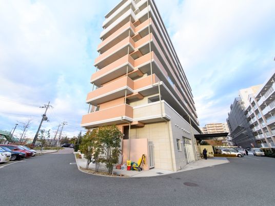 多階層建物の外観