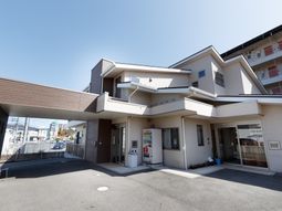 清潔感のある施設エントランス