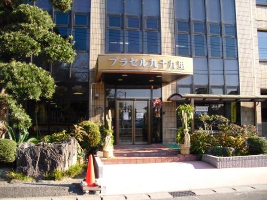 清潔感のあるエントランス