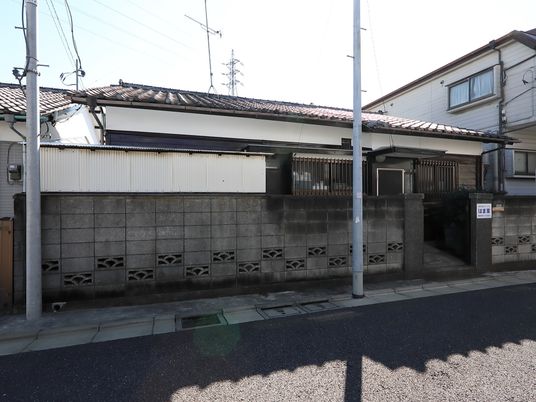 和風の建物の外観