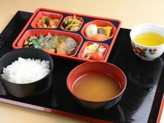 バランス良い食事セット