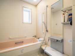 清潔な浴室設備