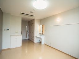 洋式の広々居室