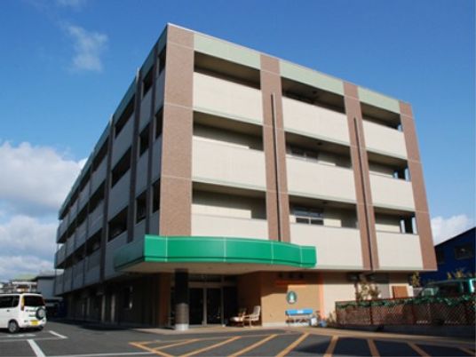 多階層の建物エントランス