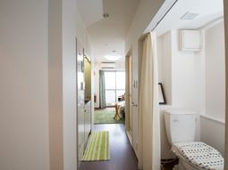清潔な廊下と居室の一部