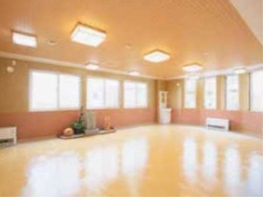 広々とした明るい機能訓練室