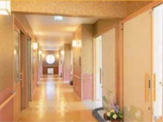 廊下の清潔感溢れる空間