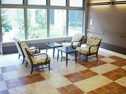 明るい休憩スペースの様子